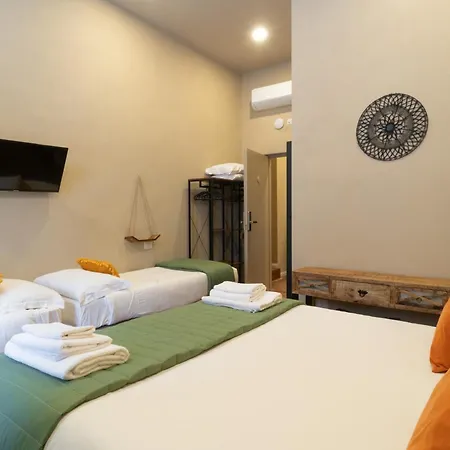 Hopestel Secret Garden Hostel