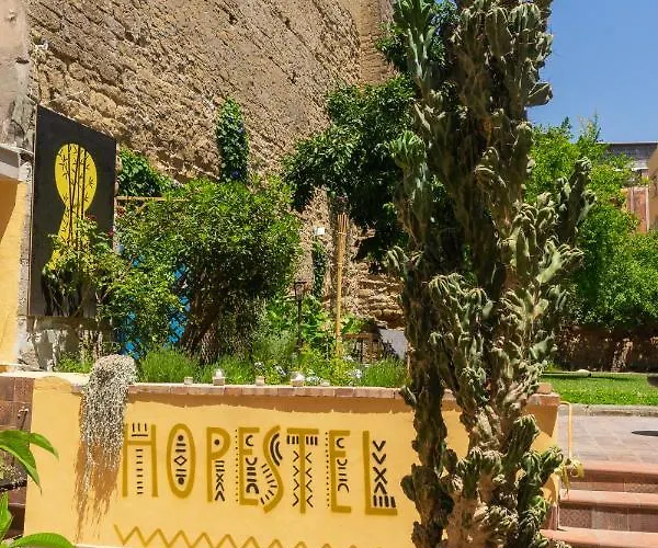 Hopestel Secret Garden Napels