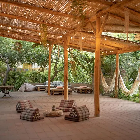 Hostal Hopestel Secret Garden *