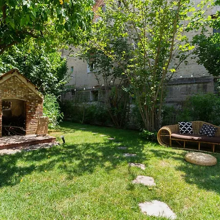 Hopestel Secret Garden Hostel *